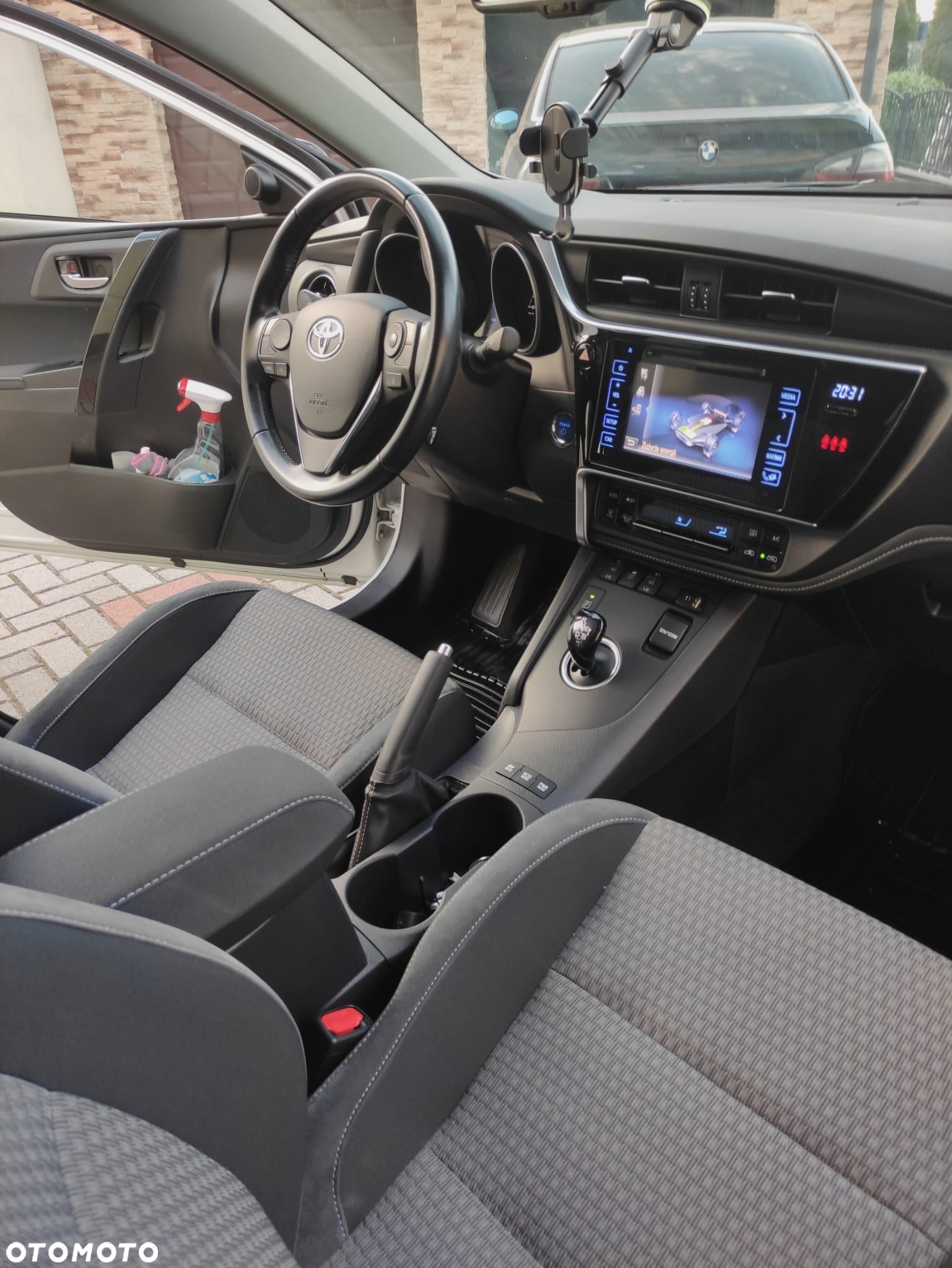 Toyota Auris Hybrid 135 Selection - 4