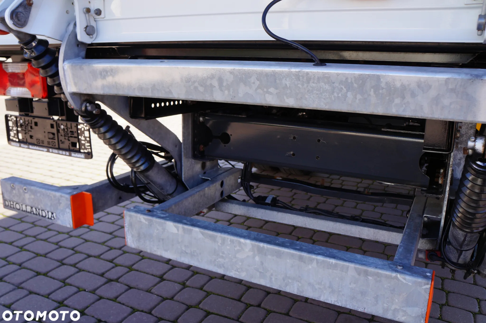 Iveco DAILY 72c18  Automat HI-MATIC Kontener 6 m 117 tys km Wzorowy Stan - 9