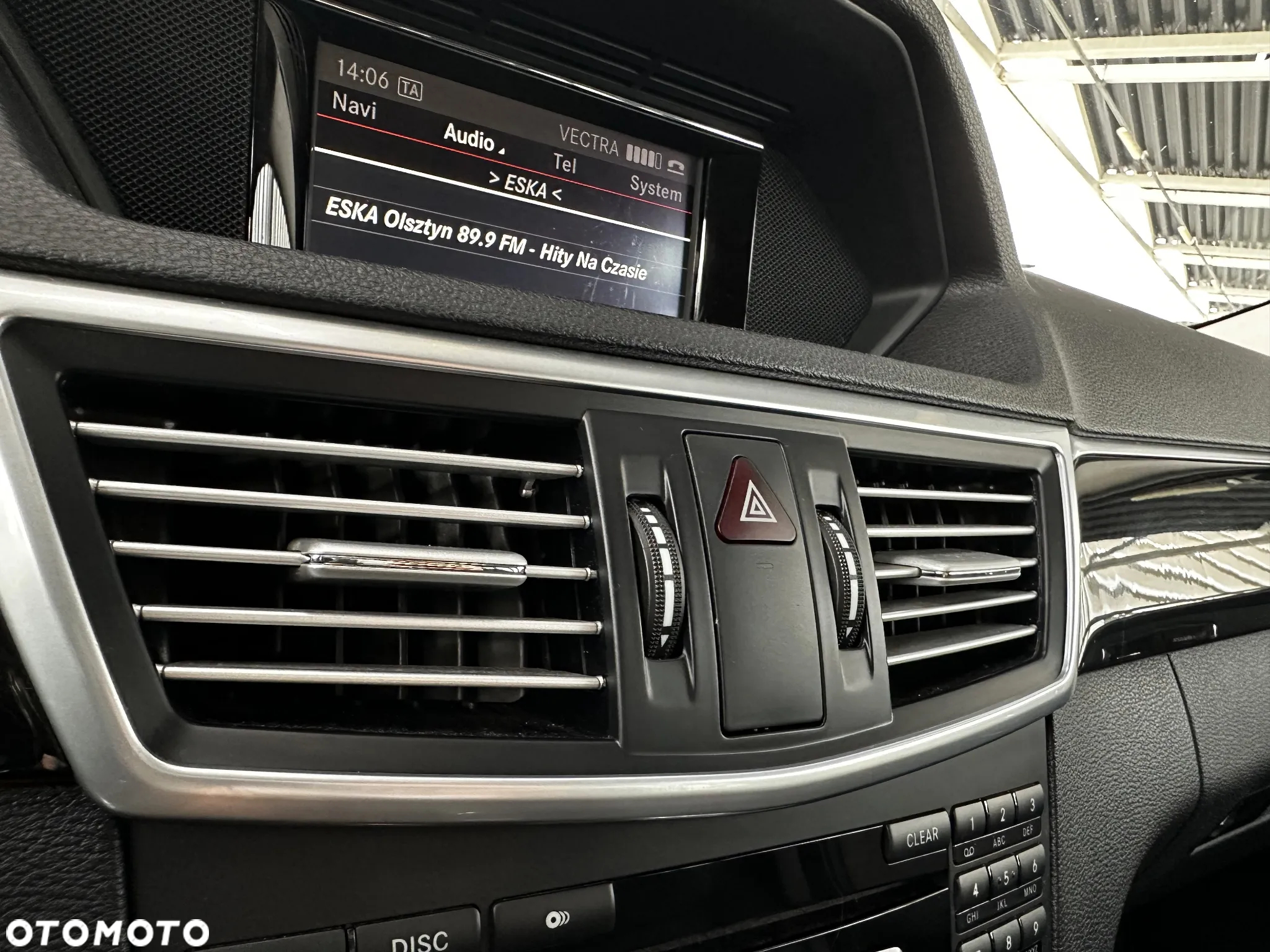 Mercedes-Benz Klasa E 200 T CGI BlueEFFICIENCY 7G-TRONIC Avantgarde - 23