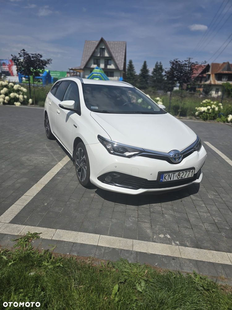 Toyota Auris 1.8 HSD Luna - 1