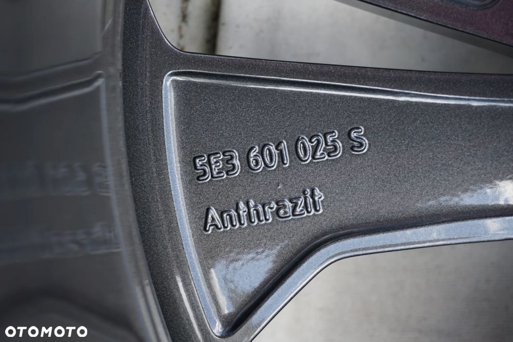 Skoda 5x112 19 7,5J et48 5E3601025S - 9