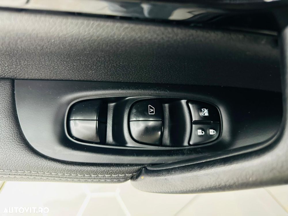 Nissan Qashqai 1.2 DIG-T TEKNA - 12