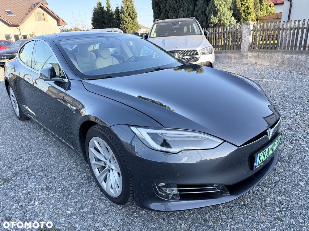 Tesla Model S - 13