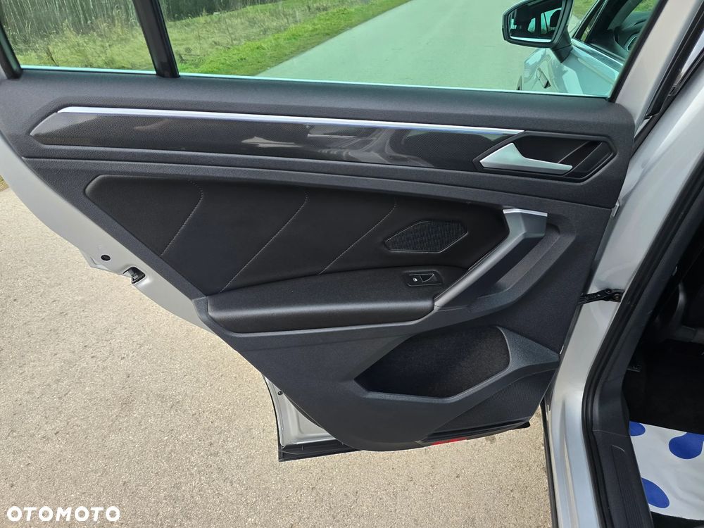 Volkswagen Tiguan 2.0 TDI SCR 4MotION DSG Elegance - 25