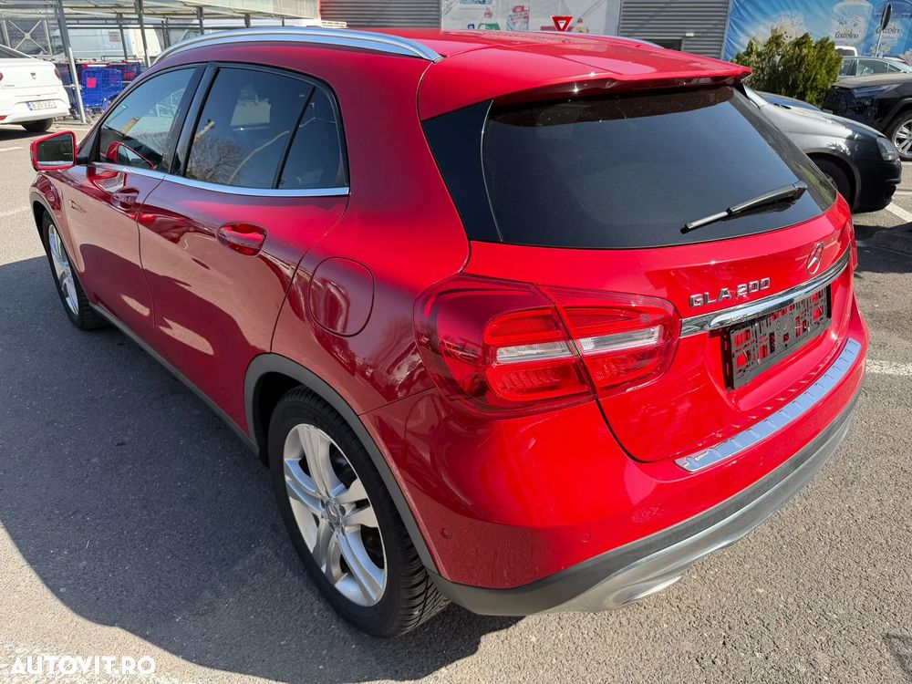 Mercedes-Benz GLA - 4