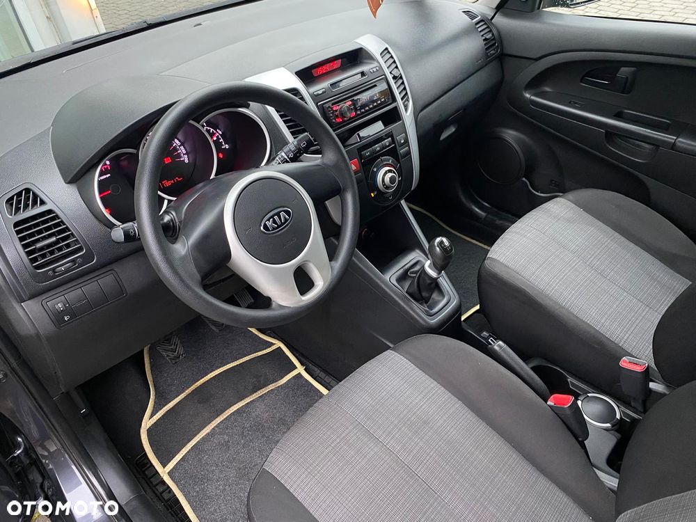 Kia Venga - 6