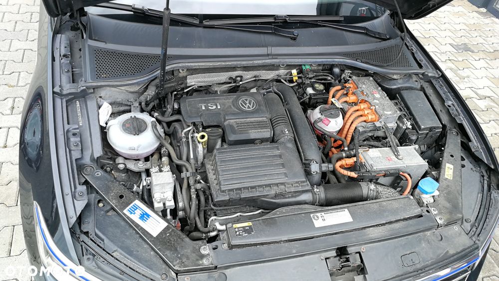 Volkswagen Passat - 12