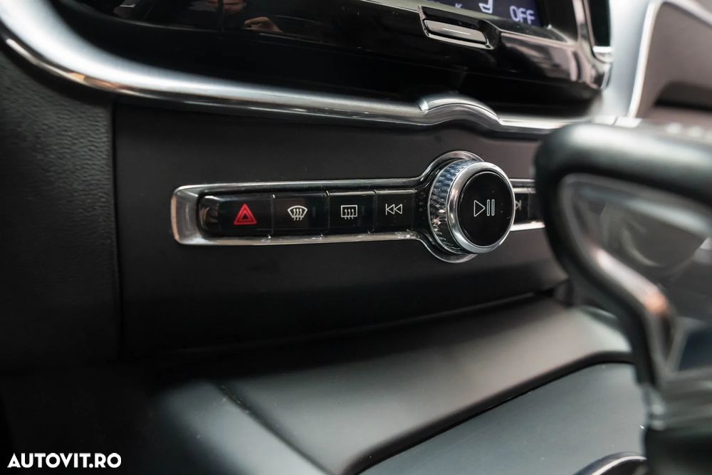 Volvo XC 60 T5 Geartronic Momentum Pro - 21