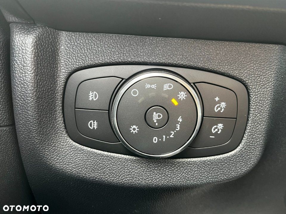 Ford Tourneo Courier - 13