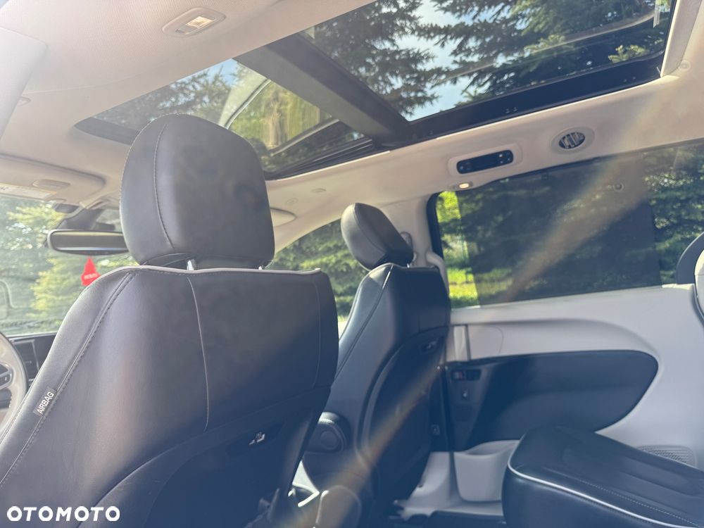 Chrysler Pacifica - 27