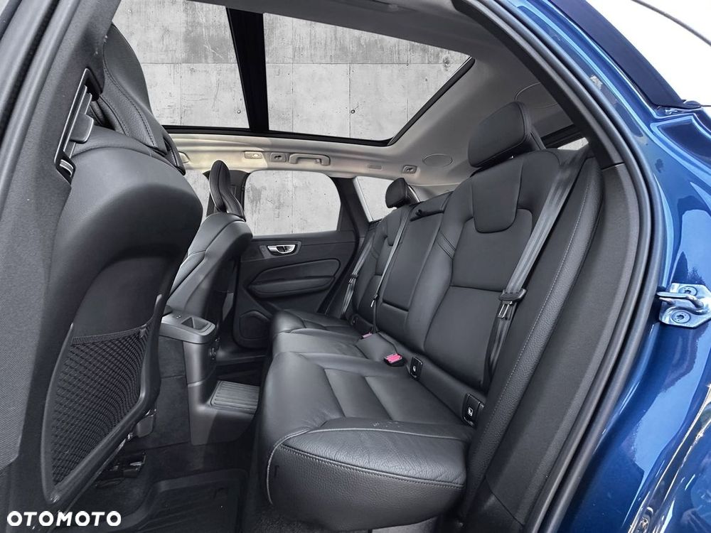 Volvo XC 60 T6 AWD Core - 21
