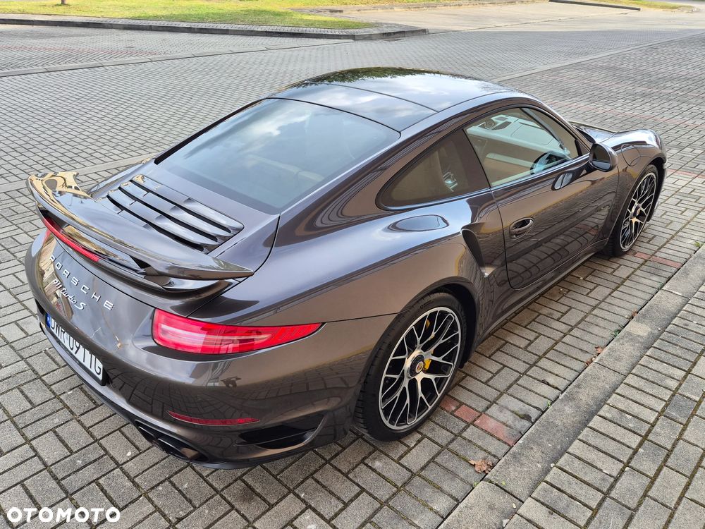 Porsche 911 Turbo S - 12