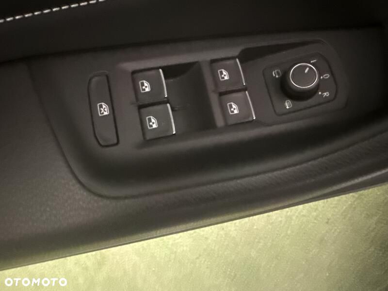 Volkswagen Passat - 12