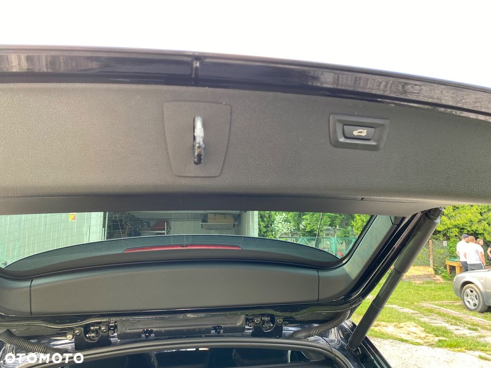 BMW Seria 3 330i GPF M Sport Shadow - 19
