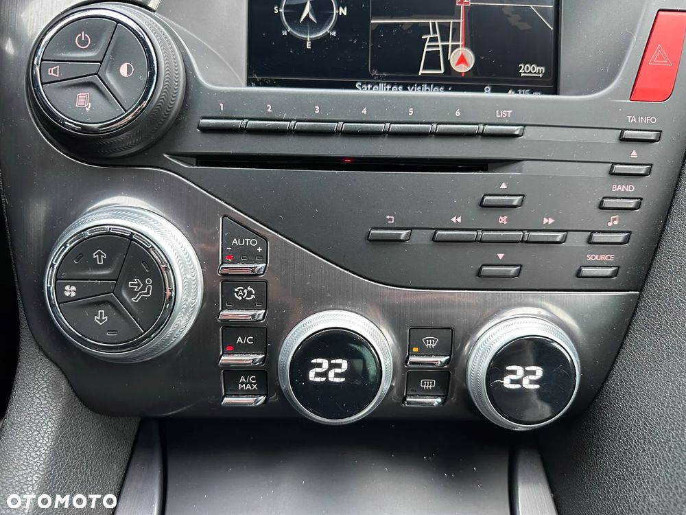 Citroën DS5 e-HDi 115 EGS6 SoChic - 29