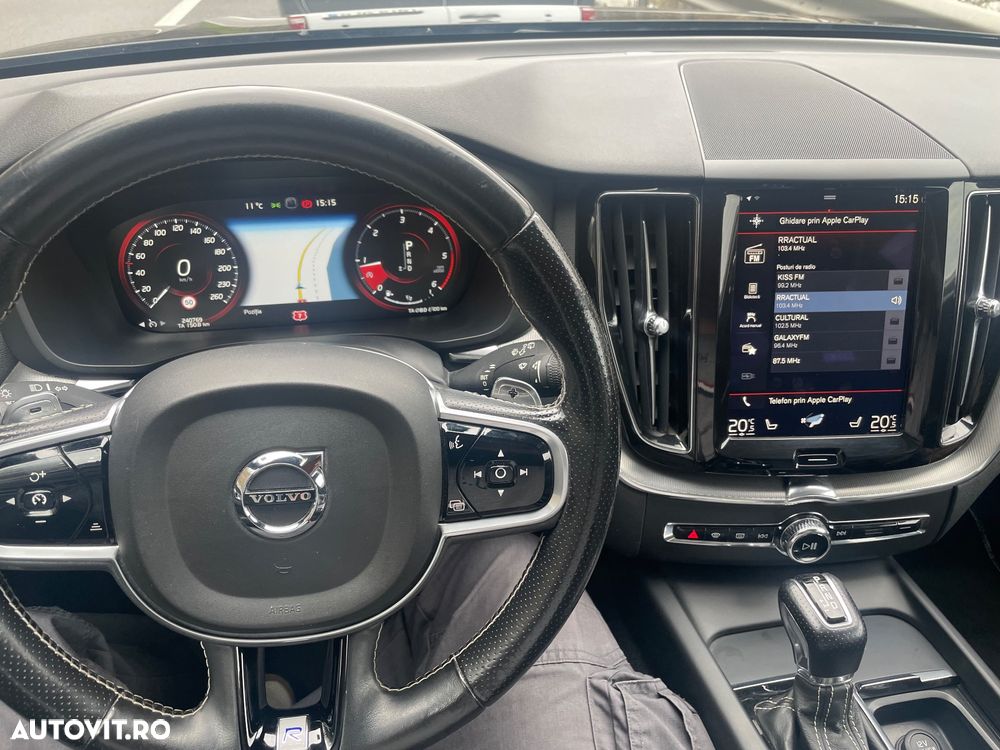 Volvo XC 60 D4 AWD Geartronic RDesign - 19