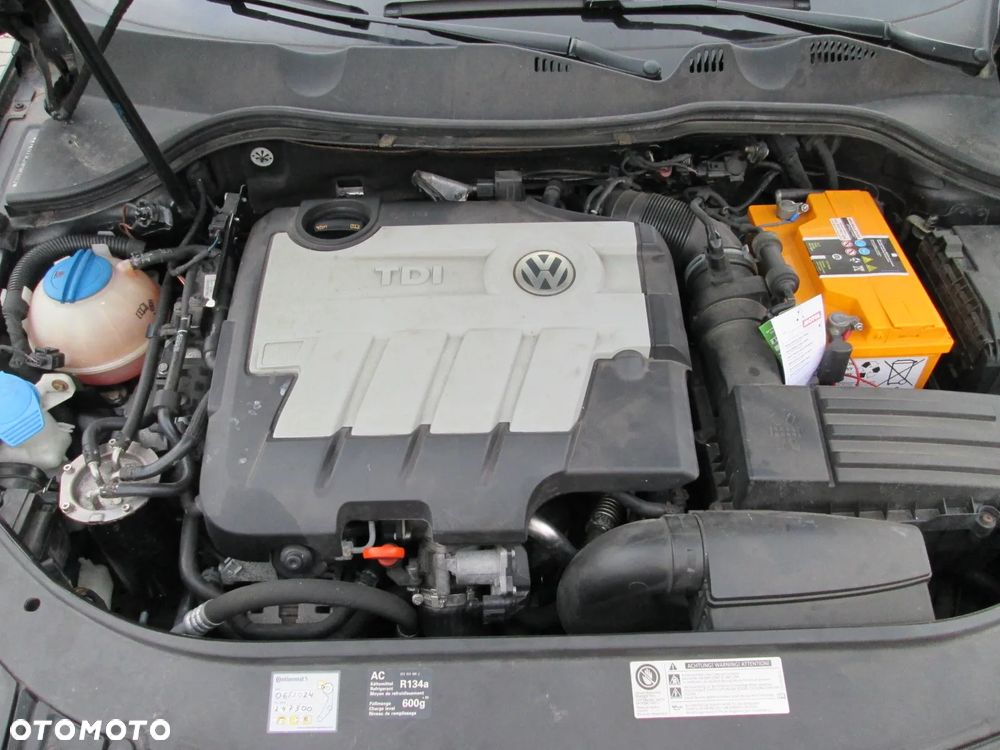 Volkswagen Passat 2.0 TDI Comfortline - 14