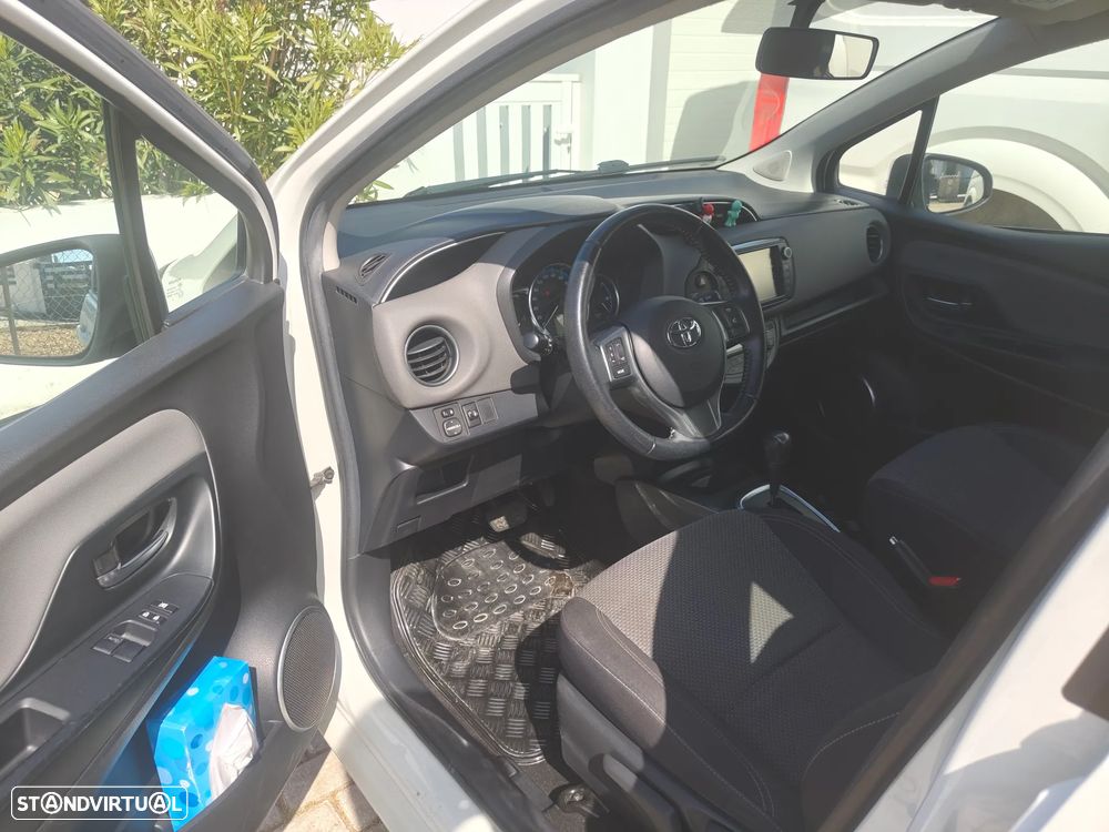 Toyota Yaris - 11