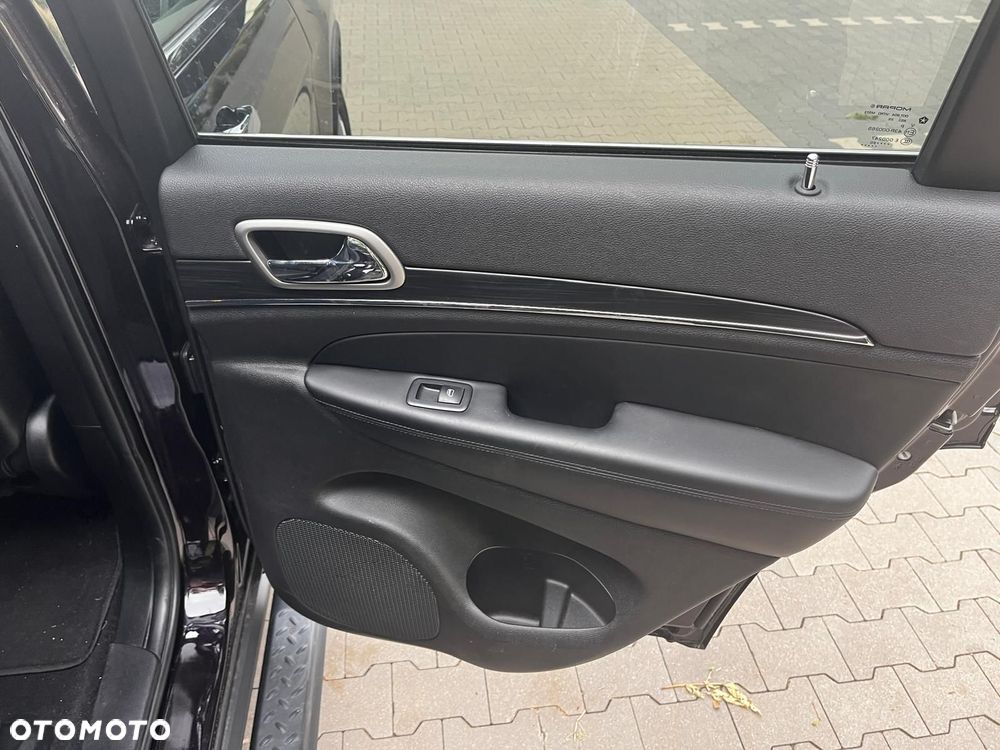 Jeep Grand Cherokee - 10