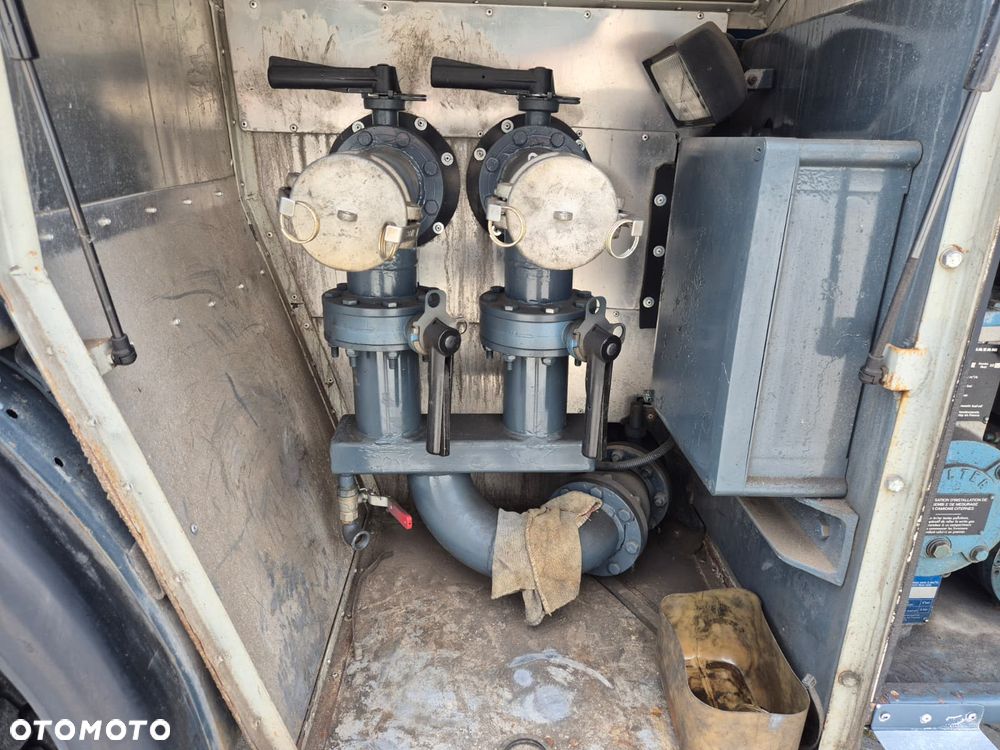 DAF LF 55 / AUTOCYSTERNA / BECZKA NA PALIWO / CYSTERNA / NIE RDZEWNA  / ADR / TDT / WYMIENIONY SILNIK / W PEŁNI SPRAWNY / SERWISOWANY / OD DOŁU I OD GÓRY WLEW / BEZWYPADKOWY / 2 KOMORY 8300 m3 - 25