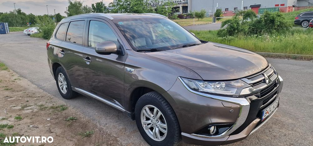 Mitsubishi Outlander 2.0 4WD Plus - 3