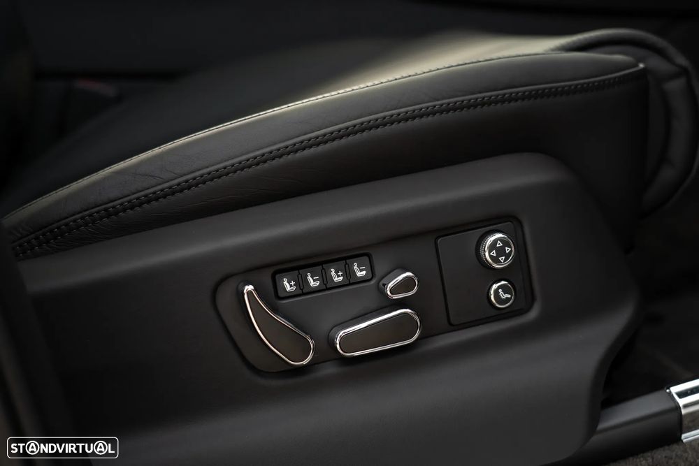 Bentley Bentayga V8 - 8