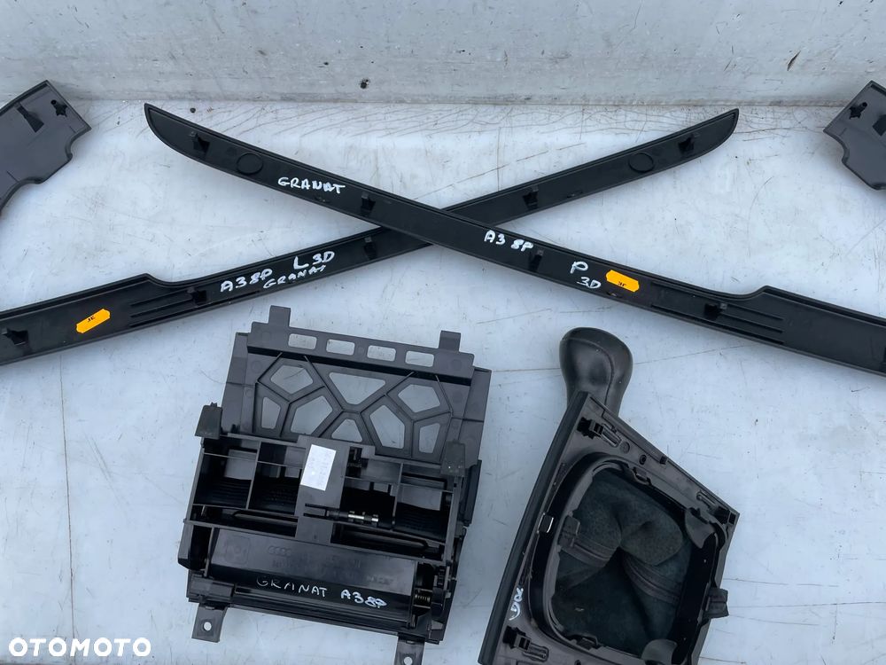 DEKORY POPIELNICZKA LISTWY MIESZEK AUDI A3 8P 3D GRANATOWE NIEBIESKI - 8