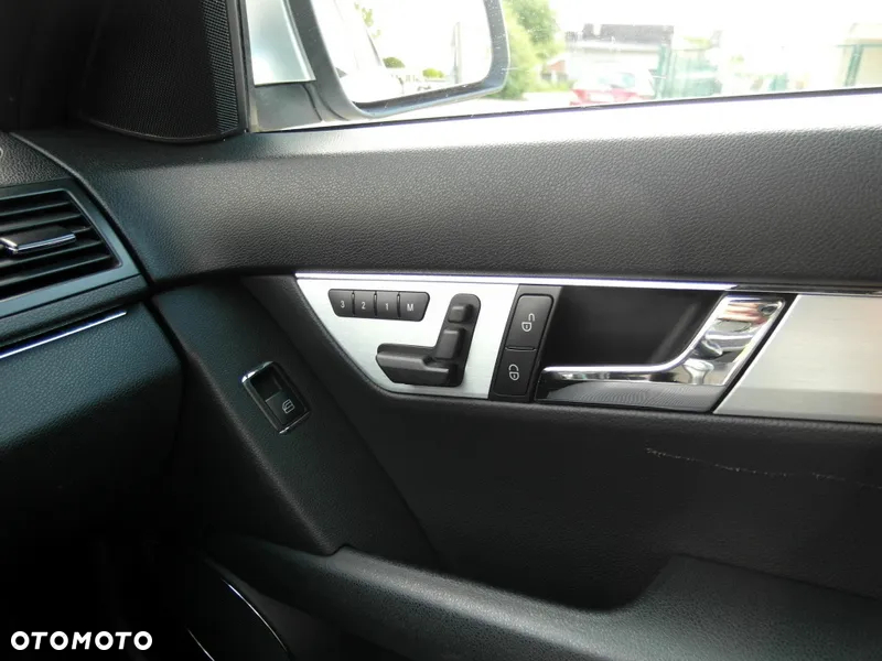 Mercedes-Benz Klasa C 200 Kompressor Avantgarde - 35