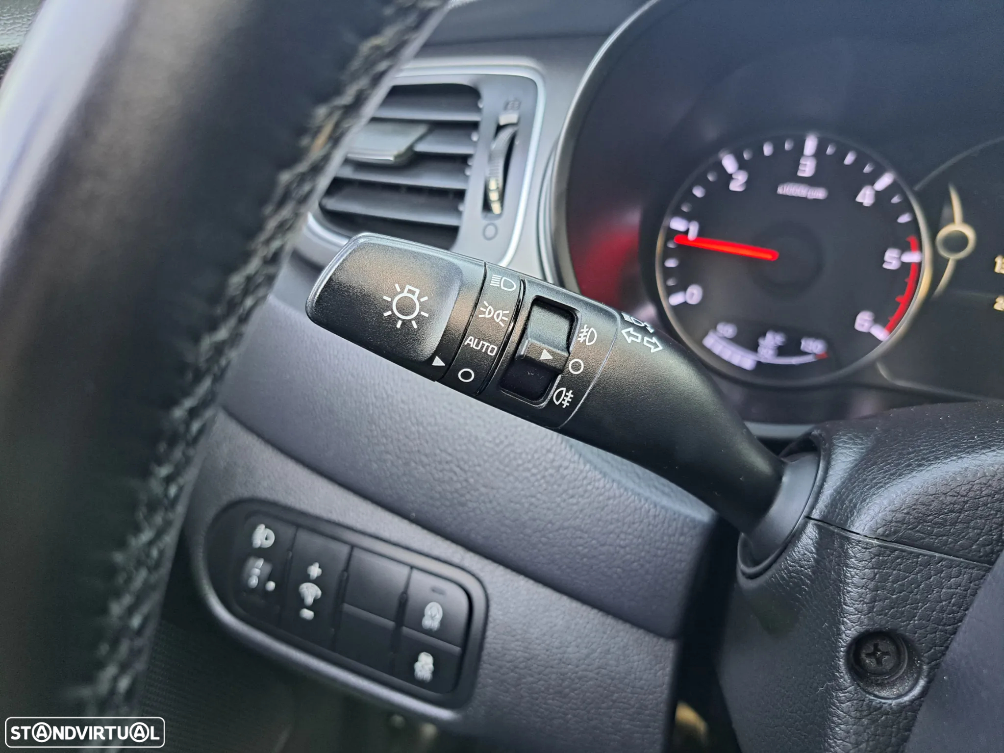 Kia Carens 1.7 CRDi ISG TX - 19