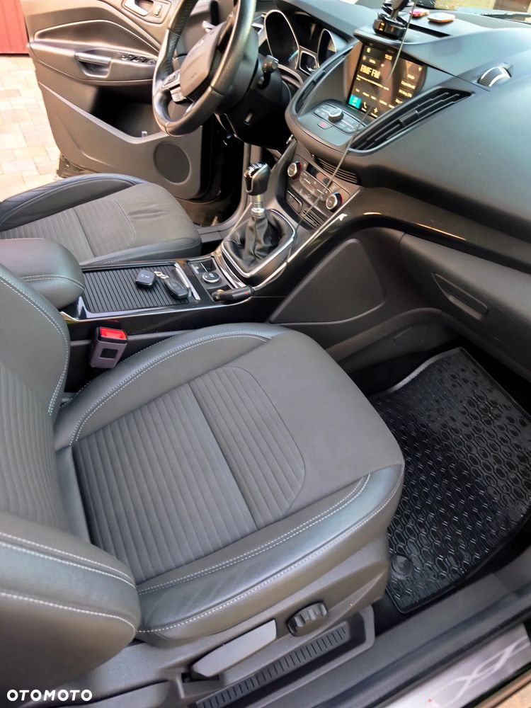 Ford Kuga ver-vignale-1-5-tdci-fwd - 7