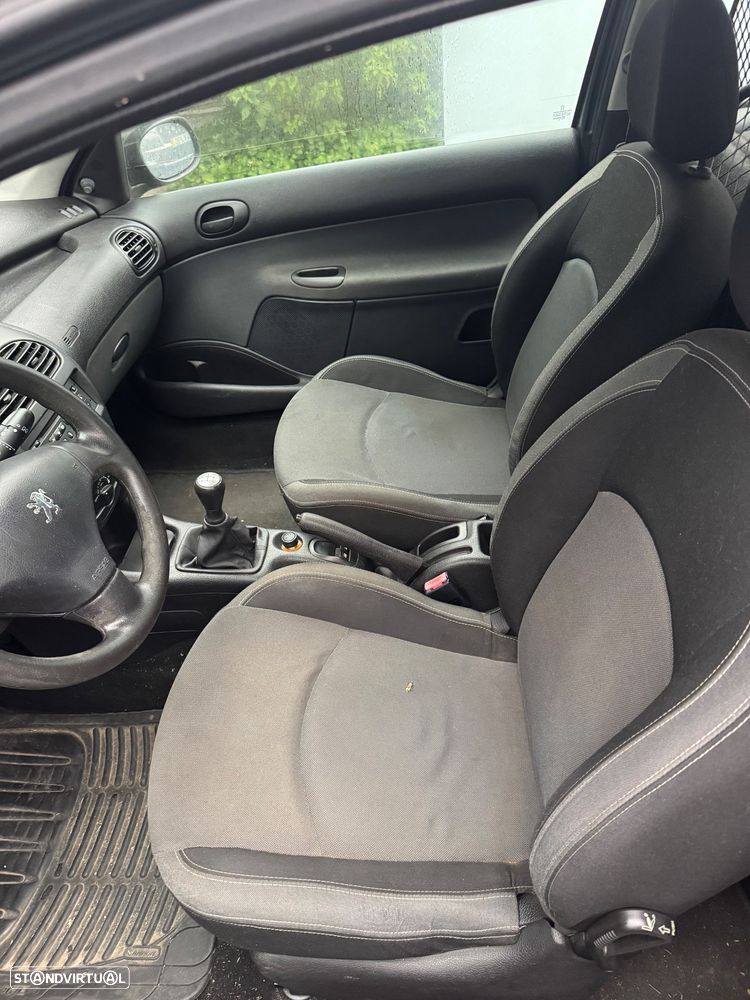 Peugeot 206 - 18