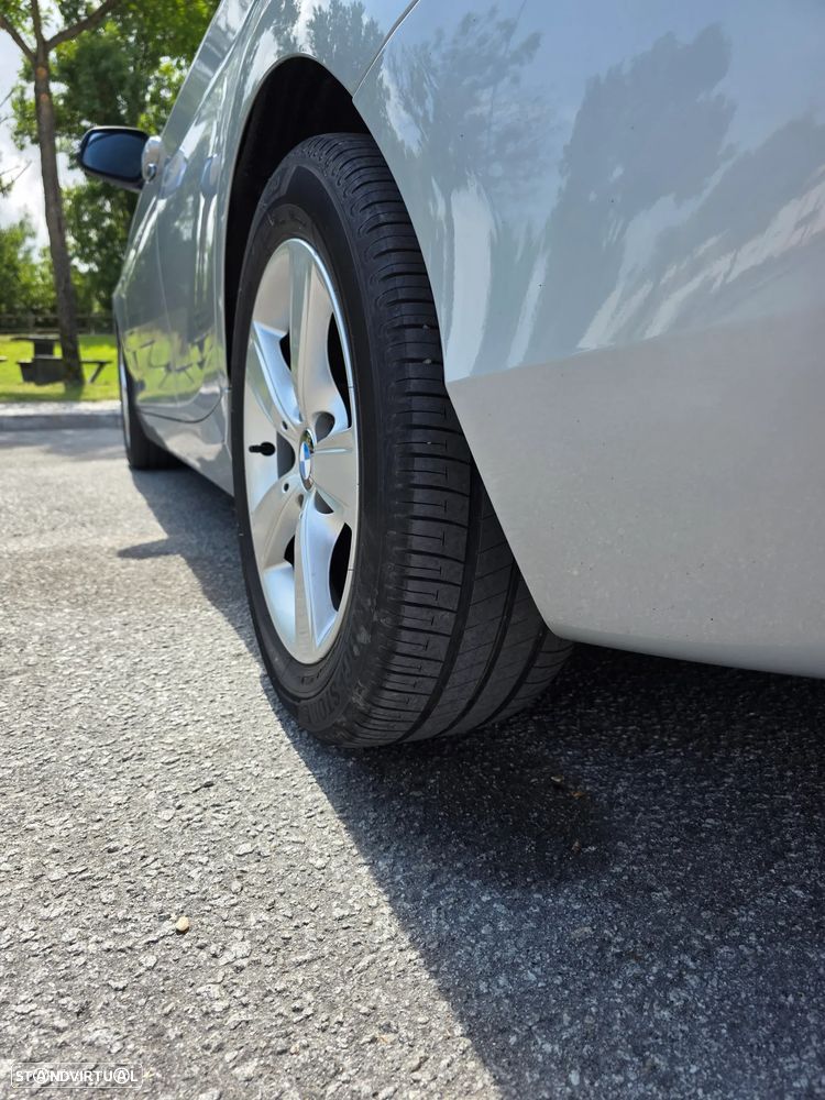BMW 116 d EDynamics Line Sport — fotografia 5