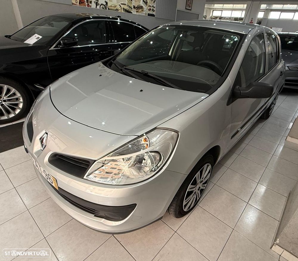 Renault Clio 1.2 16V Confort - 9