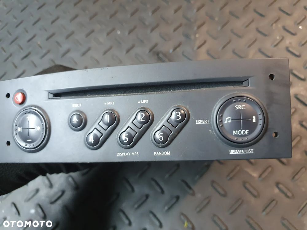 RENAULT CLIO III RADIO FABRYCZNE 8200633624 - 2