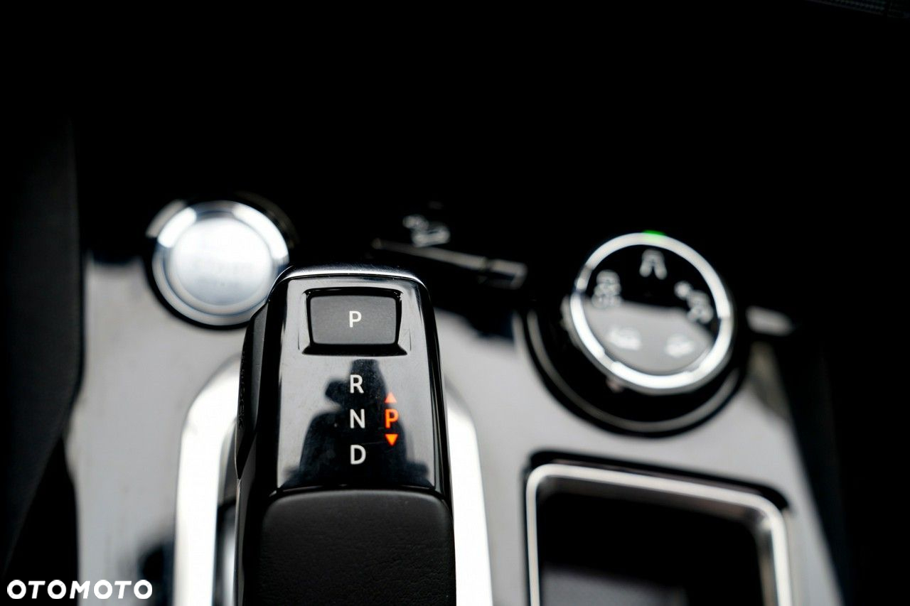 Peugeot 3008 1.6 PureTech GPF GT Line S&S EAT8 - 27