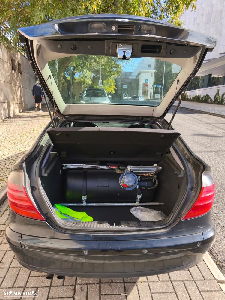 Mercedes-Benz C 180 Sport Coupé Classic - 7