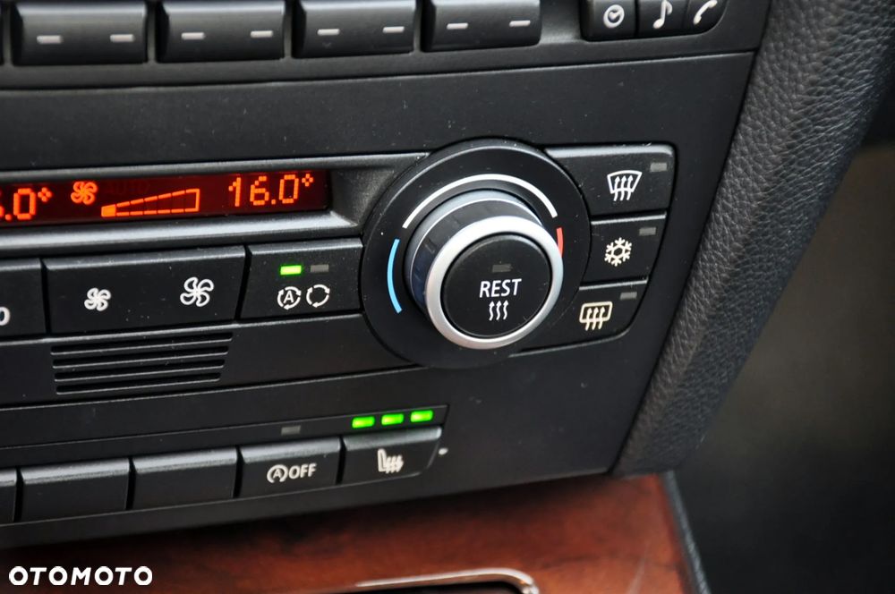 BMW Seria 3 318i - 33