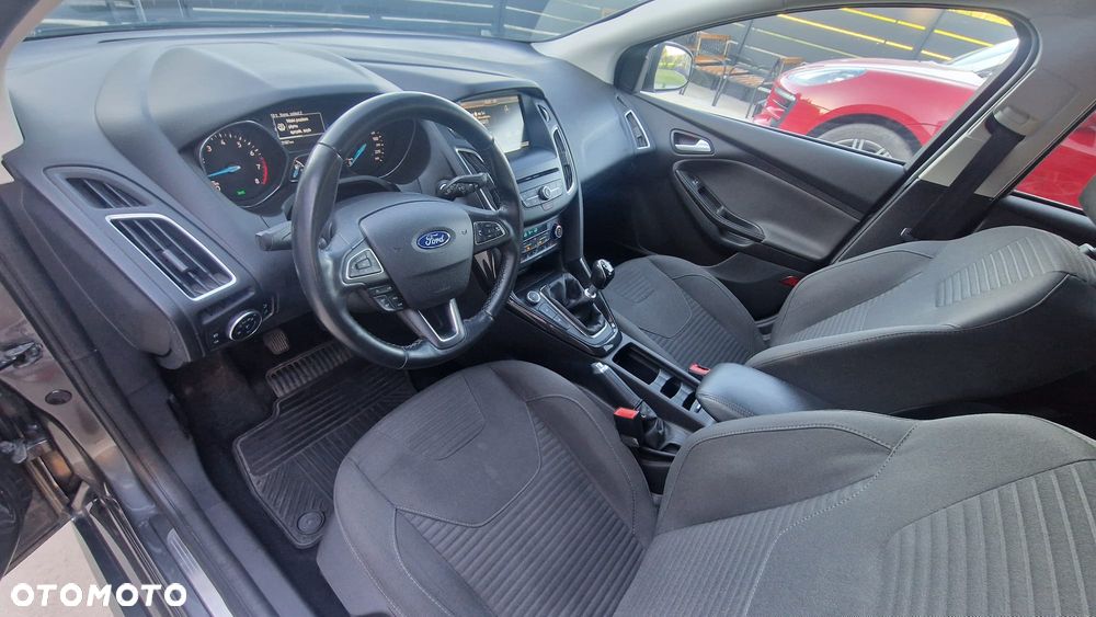 Ford Focus - 11