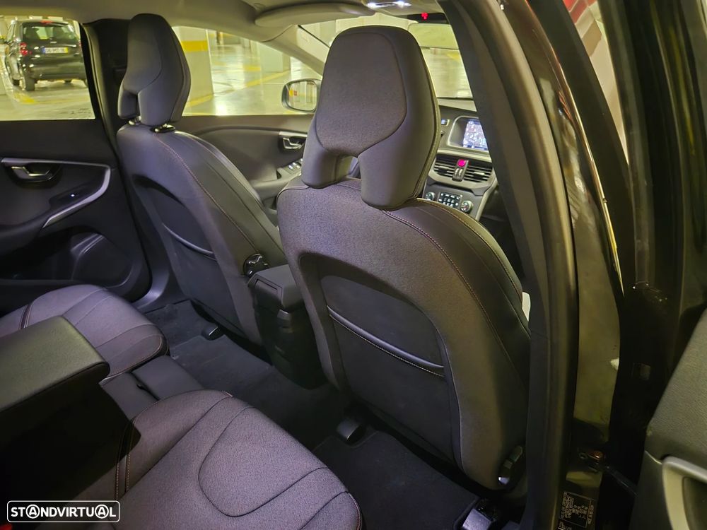 Volvo V40 Cross Country 2.0 D2 Summum - 37