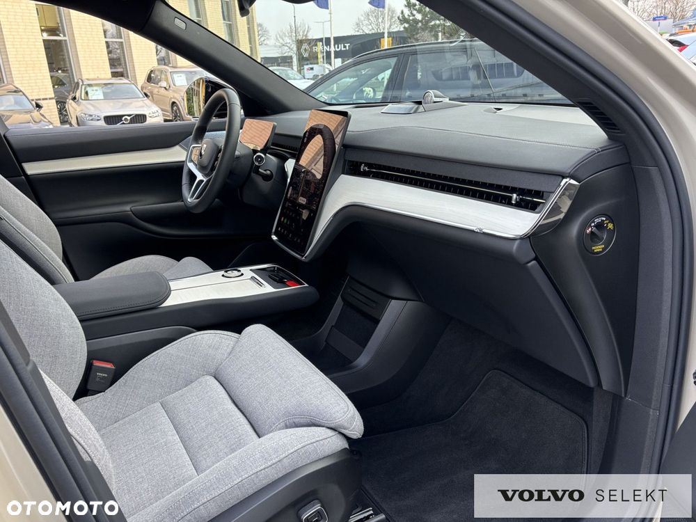 Volvo EX90 - 13