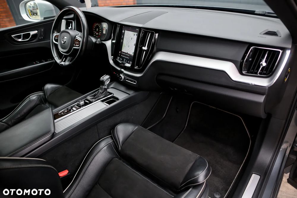 Volvo XC 60 D4 SCR AWD R-Design - 23