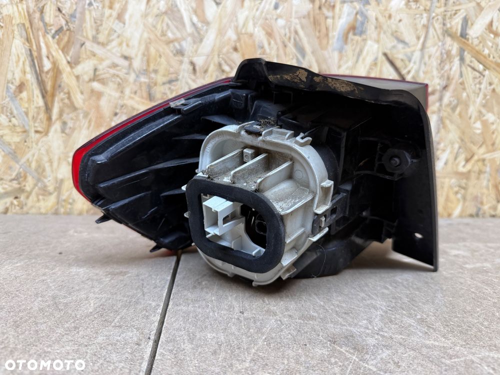 LAMPA TYŁ PRAWA W BŁOTNIK VOLKSWAGEN GOLF SPORTSVAN 510. 510945096S - 5