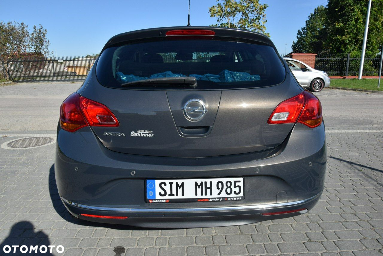 Opel Astra 1.4 Turbo 150 Jahre - 11