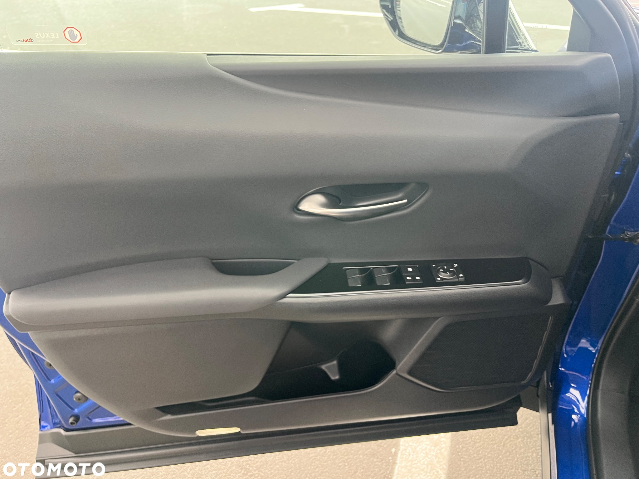 Lexus UX 250h (E-FOUR) F SPORT - 30