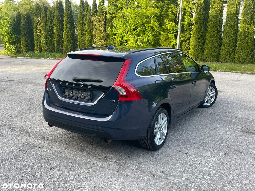 Volvo V60 T3 Kinetic - 22