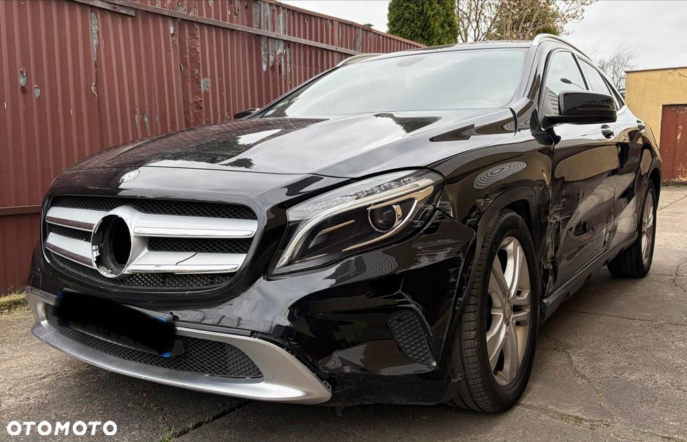 Mercedes-Benz GLA - 2