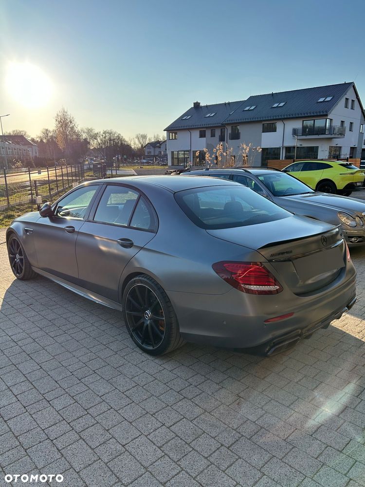 Mercedes-Benz Klasa E - 3