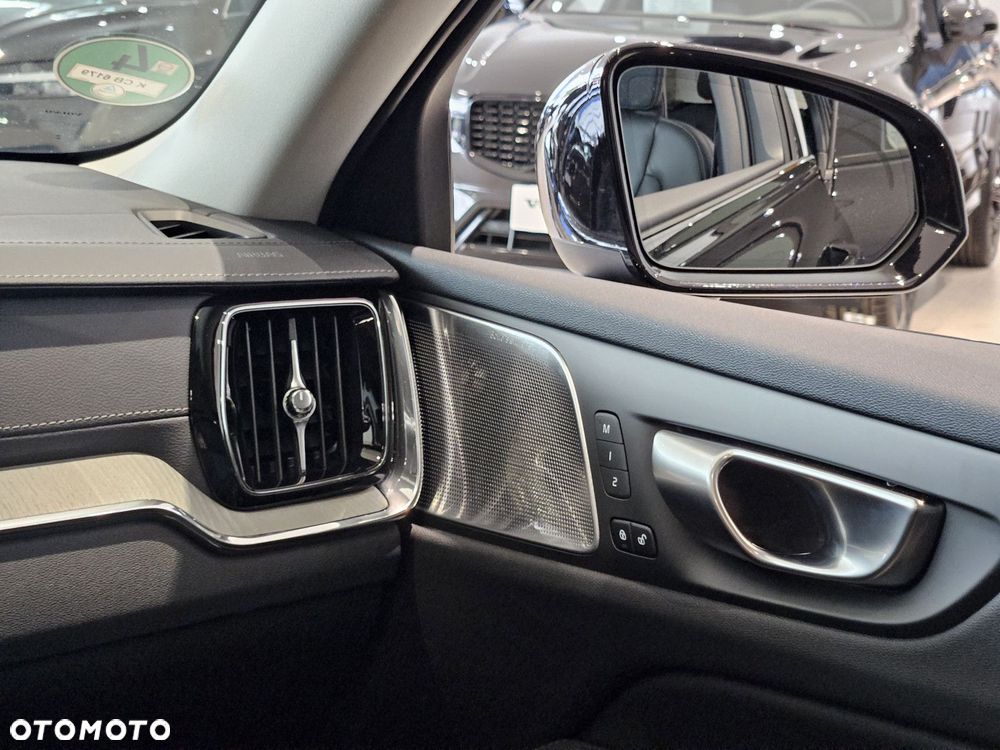 Volvo V60 Cross Country - 35