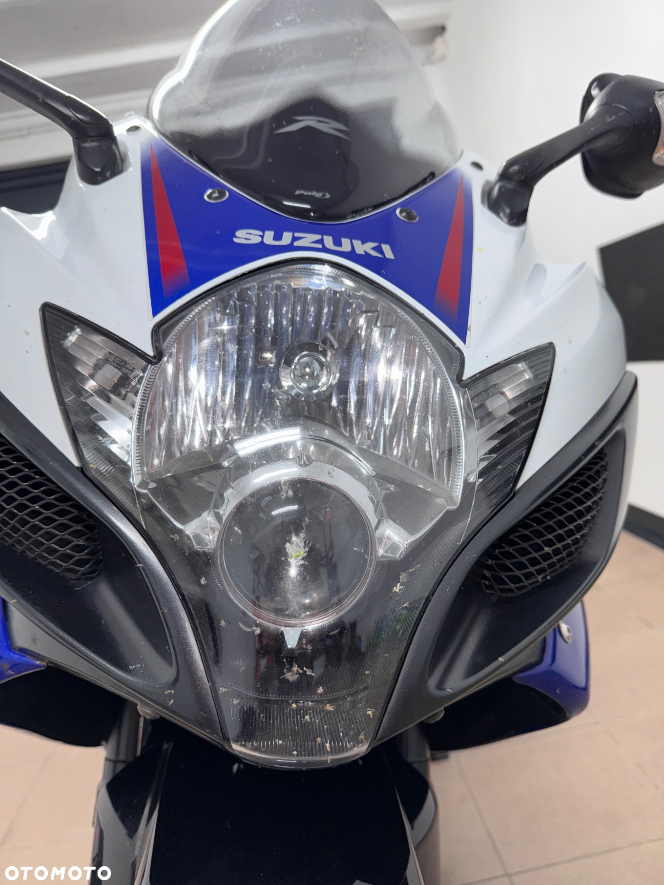 Suzuki GSX-R - 15