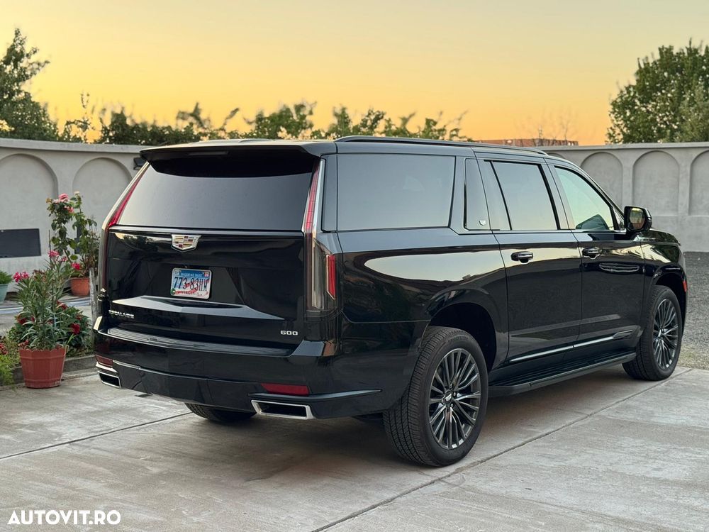 Cadillac Escalade - 3